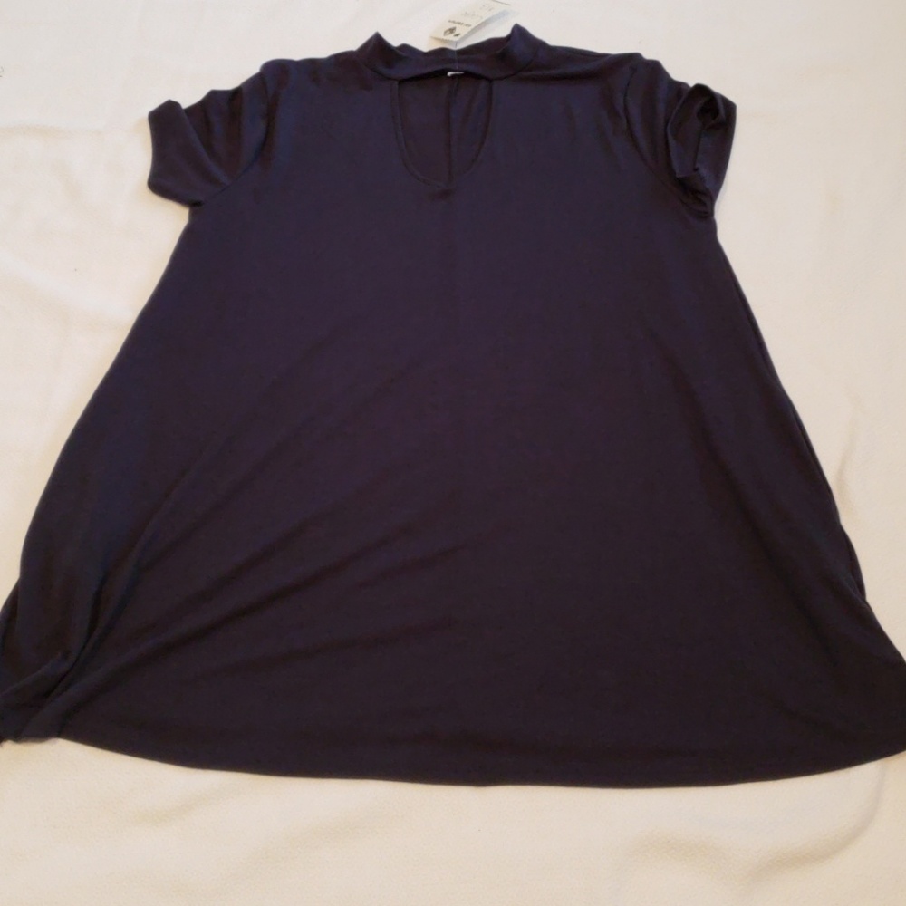 Navy tunic with keyhole opening at neck
